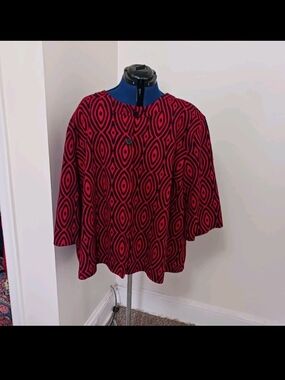 Red and Black Geometric Swing Jacket 4x Buttons